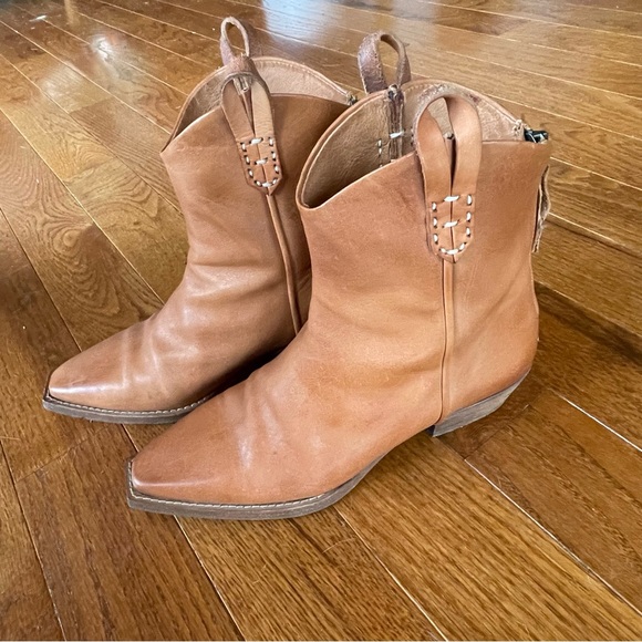 We the Free Wesley Ankle Boot - Picture 4 of 9